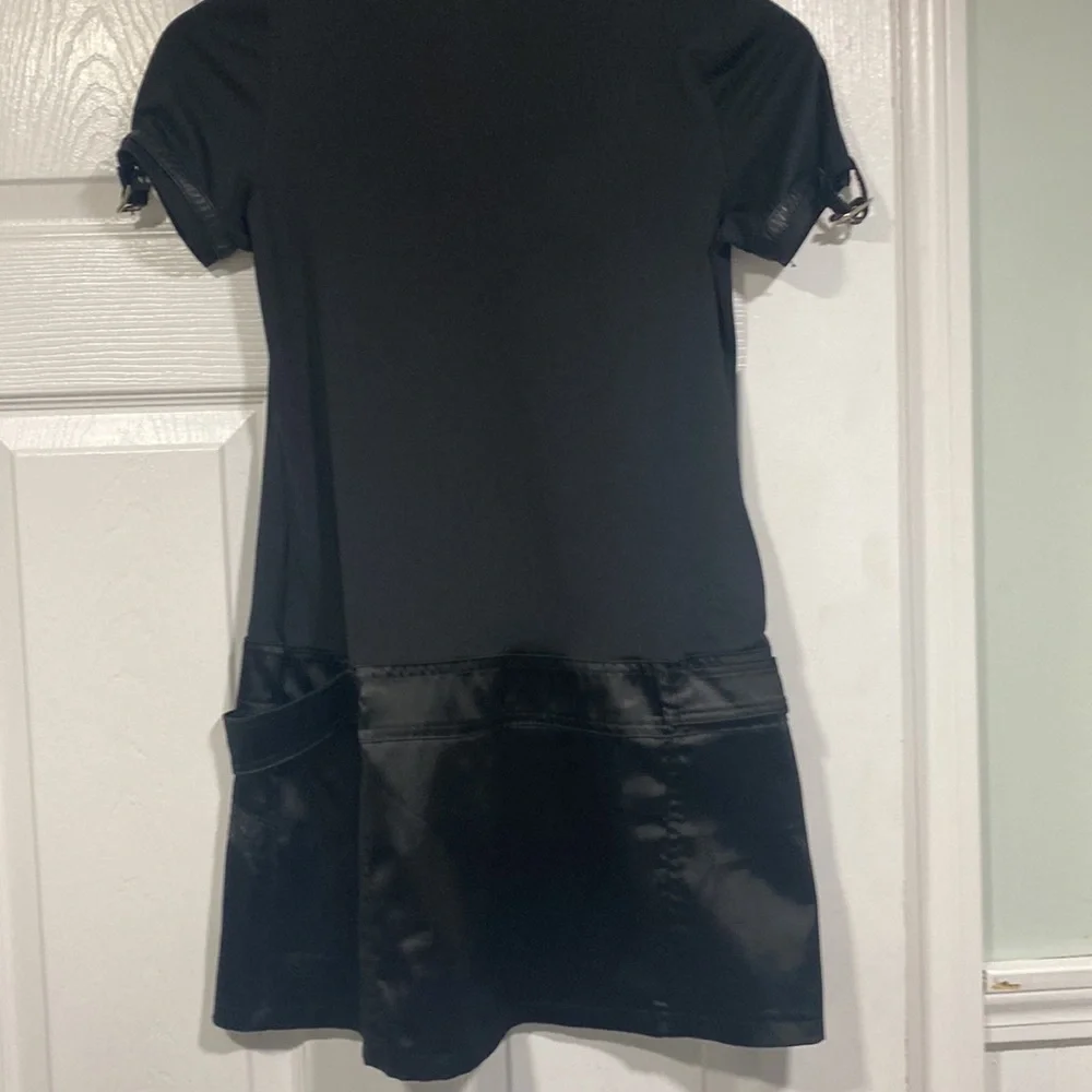 Dress - Picture 5 of 7